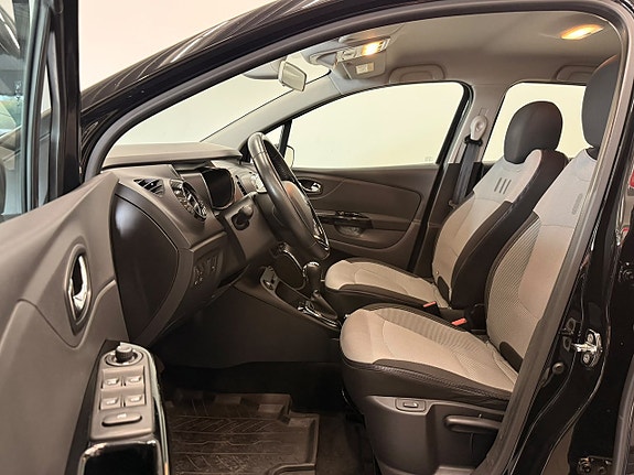 Renault Captur 10 of 16
