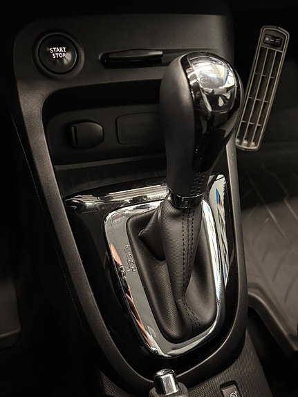 Renault Captur 13 of 16
