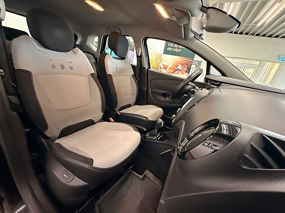 Renault Captur 11 of 16
