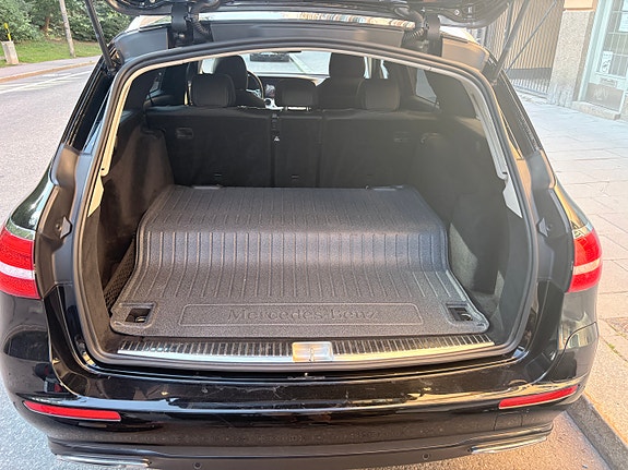 Mercedes-Benz E300 de 7 of 8