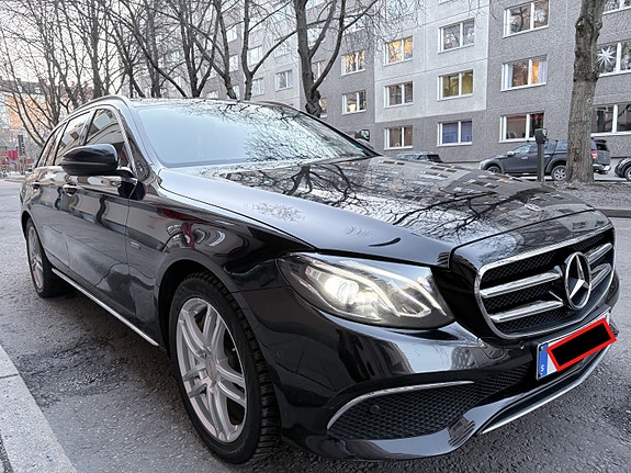 Mercedes-Benz E300 de 2 of 8