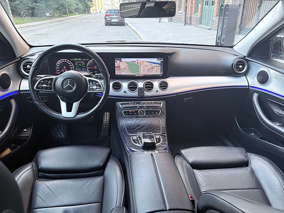 Mercedes-Benz E300 de 6 of 8