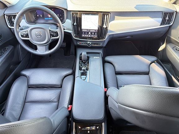 Volvo V90 Cross Country 12 of 23