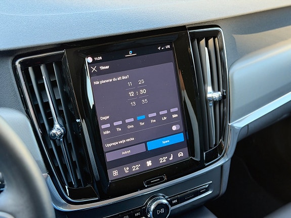 Volvo V90 Cross Country 19 of 23