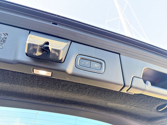 Volvo V90 Cross Country 23 of 23