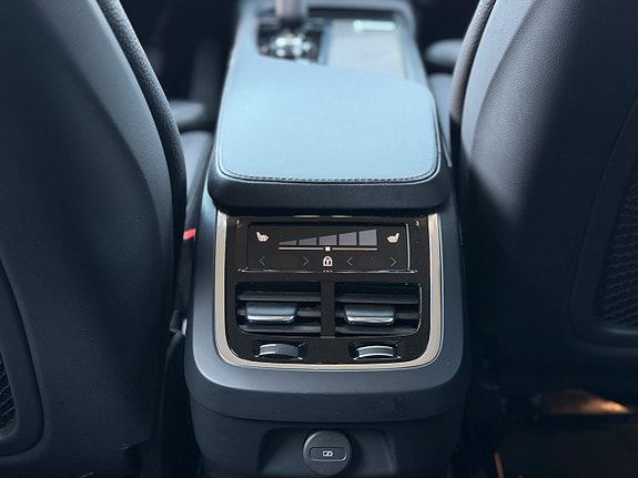 Volvo V90 Cross Country 11 of 23