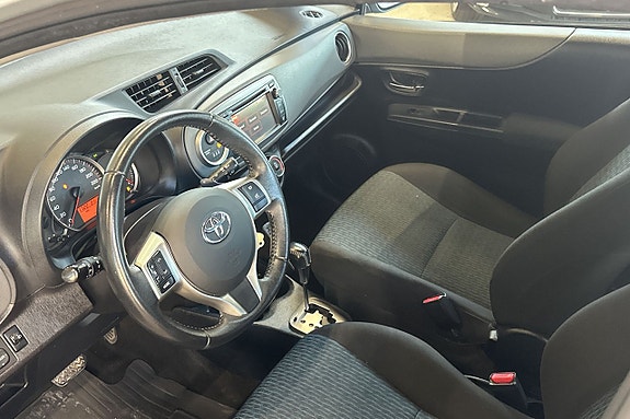 Toyota Yaris 10 of 13