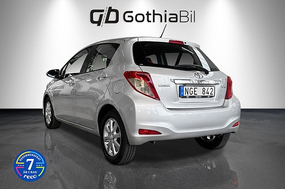 Toyota Yaris 6 of 13