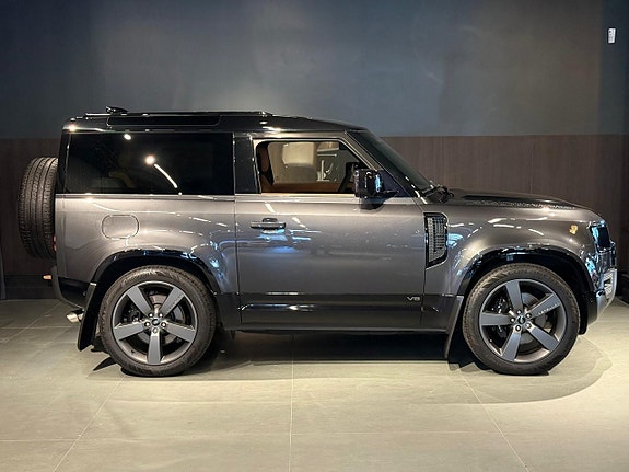 Land Rover Defender 90 5 of 24