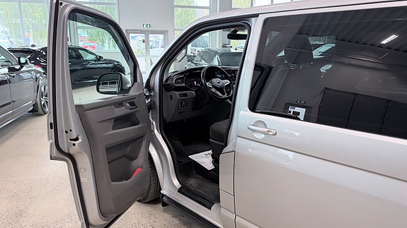 Volkswagen Transporter 9 of 16