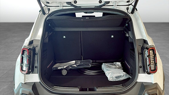 Renault 4 E-Tech 10 of 12