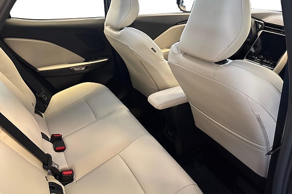 Lexus LBX 10 of 22