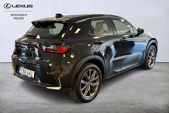 Lexus LBX 4 of 22