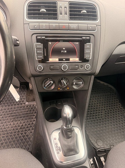 Volkswagen Polo 13 of 18