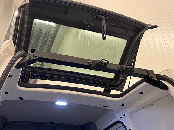 Volkswagen Caddy 15 of 25