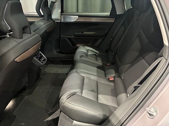 Volvo ES90 12 of 21