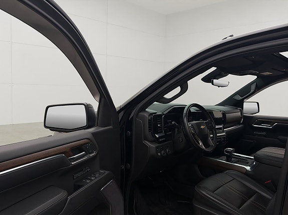 Chevrolet Silverado EV 18 of 30