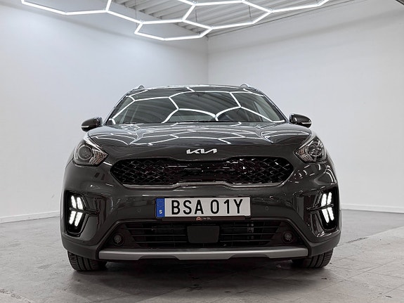 Kia Niro 2 of 28