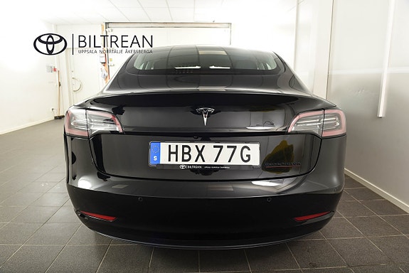 Tesla Model 3 4 of 12
