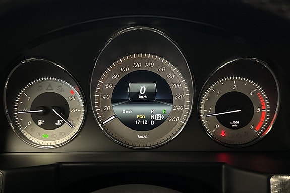 Mercedes-Benz GLK220 11 of 17