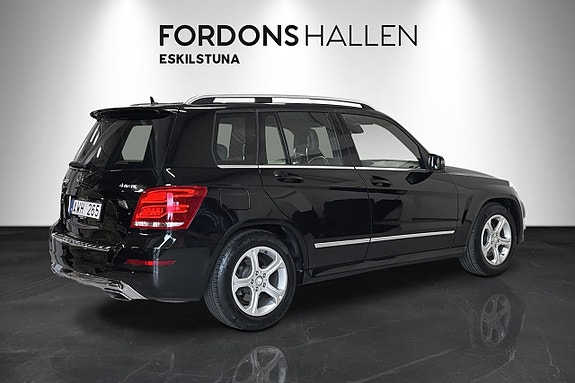 Mercedes-Benz GLK220 2 of 17