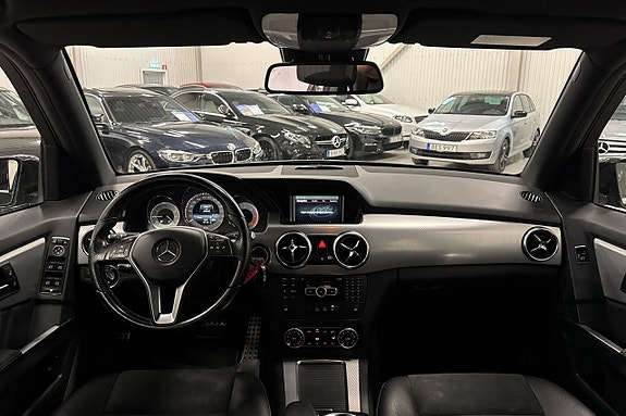 Mercedes-Benz GLK220 8 of 17