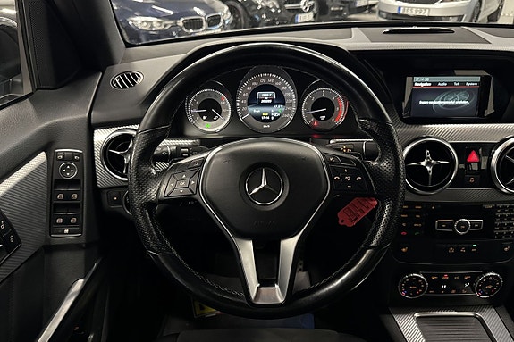 Mercedes-Benz GLK220 9 of 17