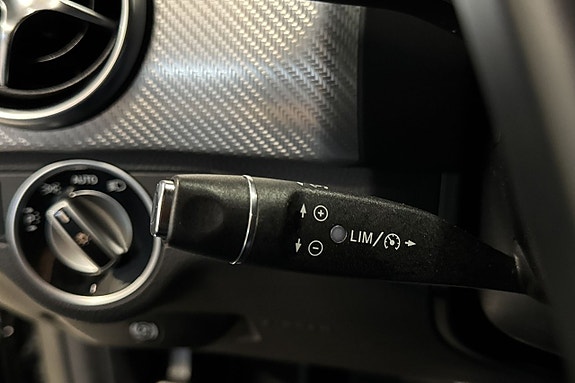 Mercedes-Benz GLK220 10 of 17