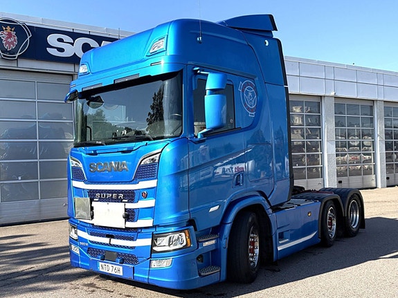 Scania R 560 A6x2/4NB Dragbil Pusher