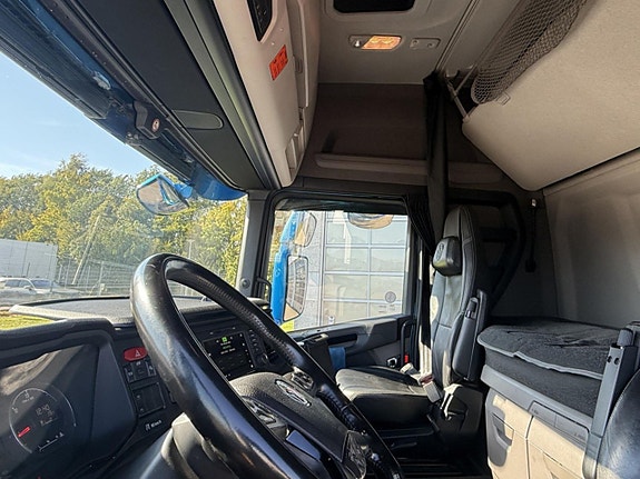 Scania R 560 A6x2/4NB Dragbil Pusher 10 of 11
