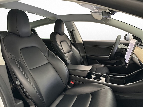 Tesla Model 3 27 of 30