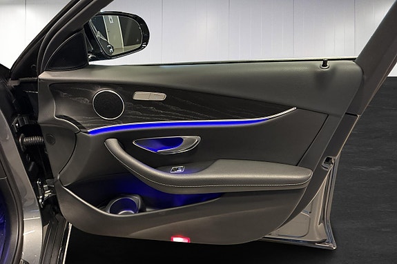 Mercedes-Benz E220 15 of 22