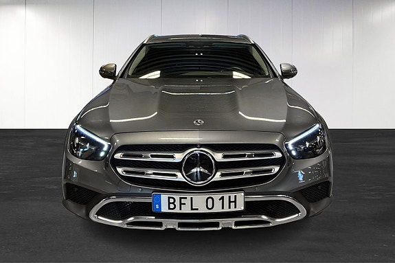 Mercedes-Benz E220 5 of 22