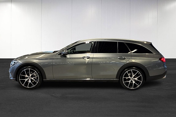 Mercedes-Benz E220 7 of 22