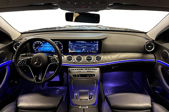 Mercedes-Benz E220 9 of 22