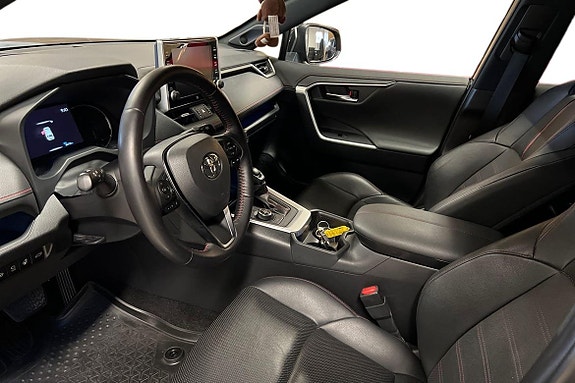 Toyota RAV4 14 of 21