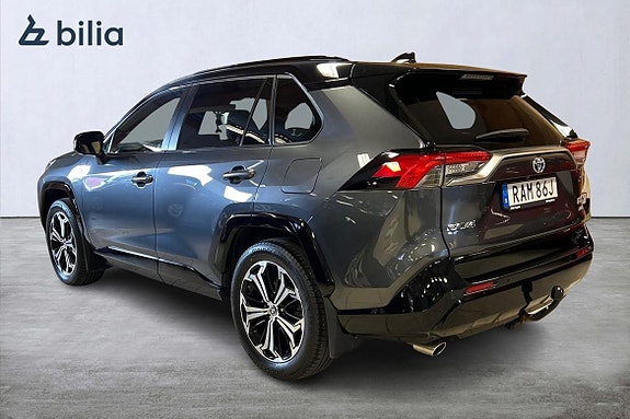 Toyota RAV4 2 of 21