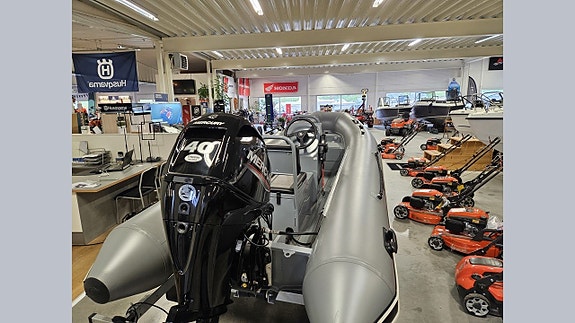 Quicksilver 420 Alurib Mercury F40 EFI Demobåt 4 of 4