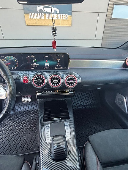 Mercedes-Benz CLA200 22 of 25