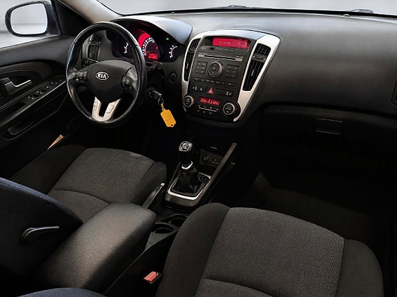 Kia Ceed 8 of 10