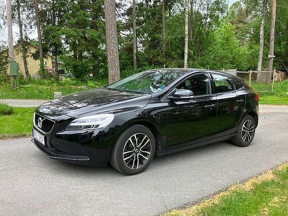 Volvo V40 2 of 3