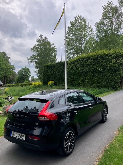 Volvo V40 3 of 3
