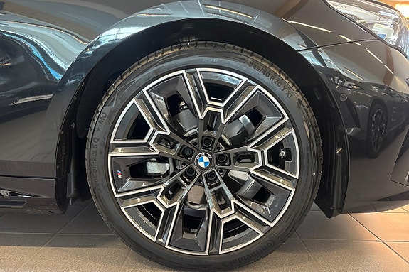 BMW 530e 14 of 19