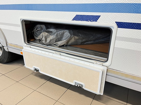 Adria CLASSICA 663 UK (ALDE+Micro+Markis) 6 of 22