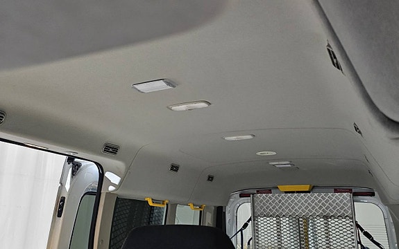 Ford Transit 12 of 18