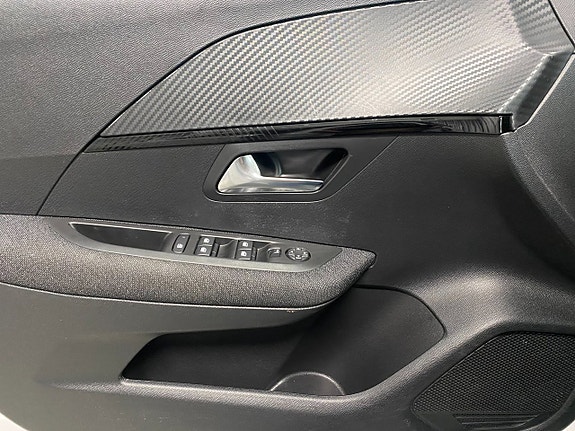 Peugeot 208 16 of 17