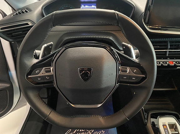 Peugeot 208 13 of 17