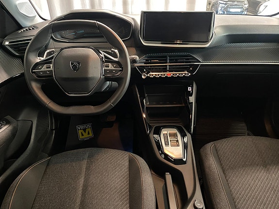 Peugeot 208 8 of 17