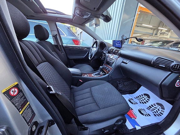 Mercedes-Benz C220 14 of 17