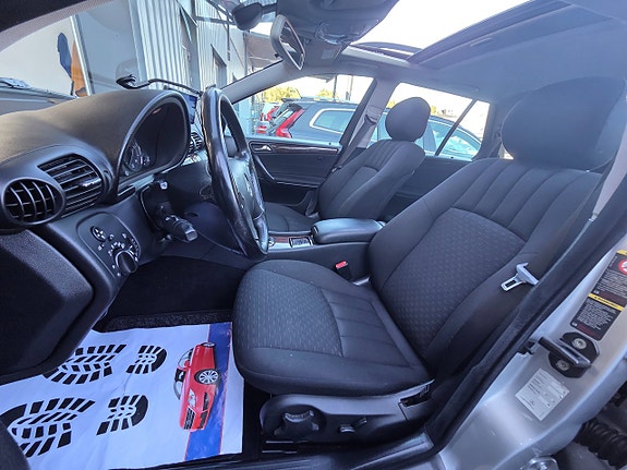 Mercedes-Benz C220 9 of 17